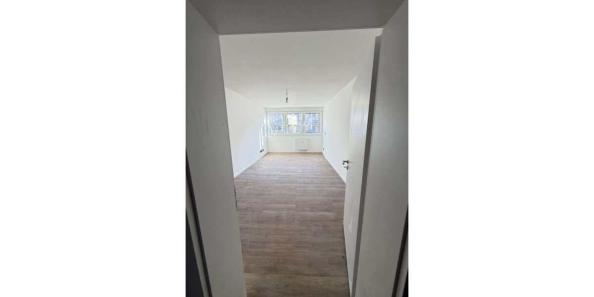 Etagenwohnung Mannheim - 2 Zimmer, 61 m&sup2;, 1.000&euro; | Angebot:27097757