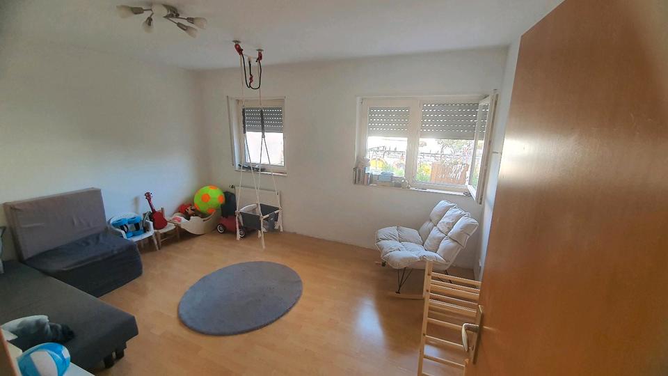 Großzügige 5-ZKB Etagenwohnung mit U-förmiger Dachterasse 5 zimmer