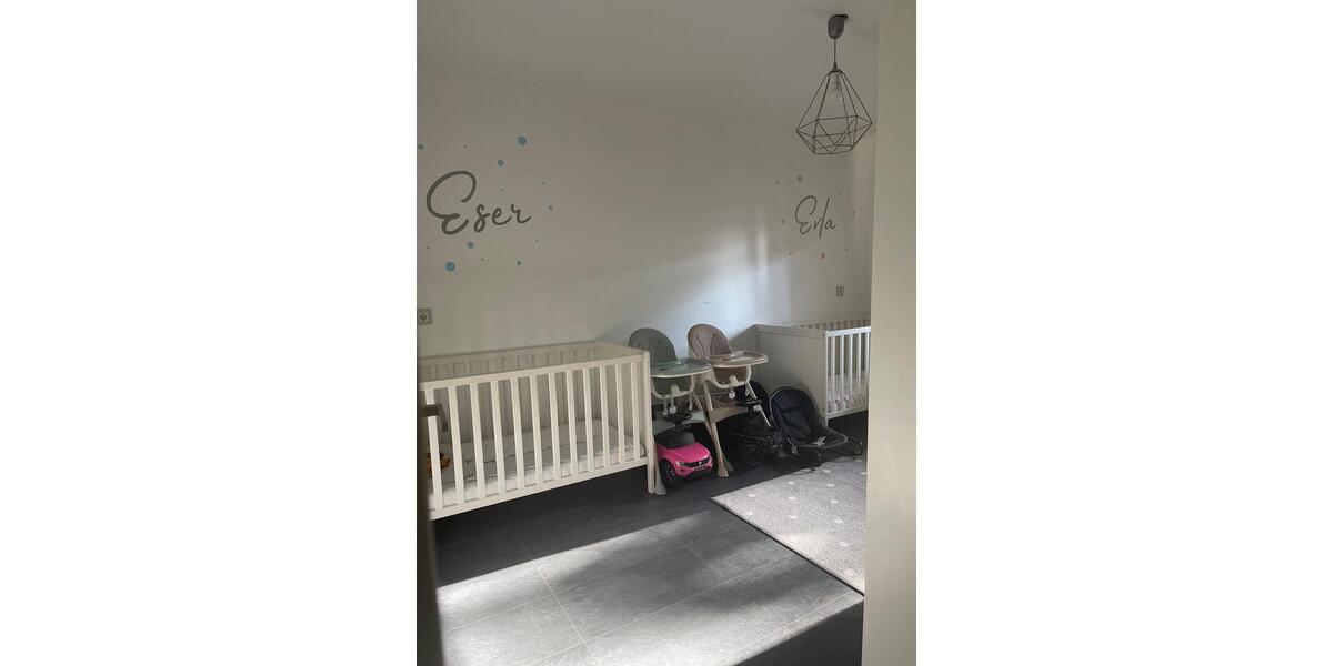 Etagenwohnung Ludwigshafen am Rhein Ludwigshafen-Oggersheim - 4 Zimmer, 100 m&sup2;, 1.600&euro; | Angebot:25323609