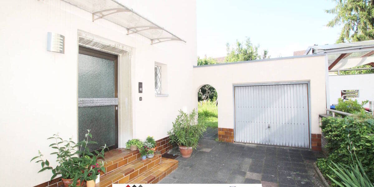 Schönes 3-Familienhaus, insg. 191m² Wohnfläche + 600m² Grundstück, inkl. 2 Garagen & Garten 1 zimmer