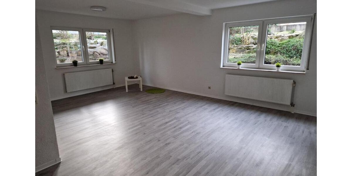 Renovierte helle 3 ZKB Whg mit neuem Bad, Terrasse und Garage 3 zimmer