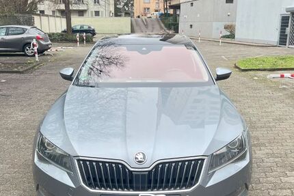 Skoda Superb 197.318 km 13.500 &euro; Mannheim 68167