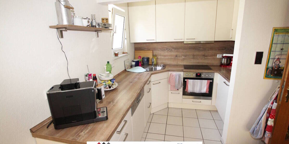 Schönes 3-Familienhaus, insg. 191m² Wohnfläche + 600m² Grundstück, inkl. 2 Garagen & Garten 1 zimmer