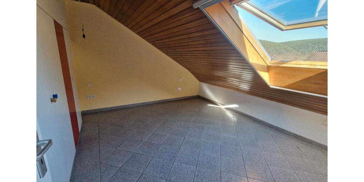 Dachgeschoßwohnung Bad Dürkheim - 2 Zimmer, 61 m&sup2;, 800&euro; | Angebot:26211200