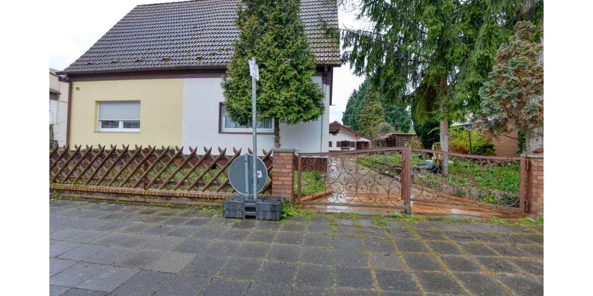 Idyllische DHH mit Sanierungspotential in ruhiger & zentraler Lage Zusätzliches Hinterhaus inkl. - Doppelhaushälfte Ludwigshafen am Rhein Mundenheim | Angebot:25968420