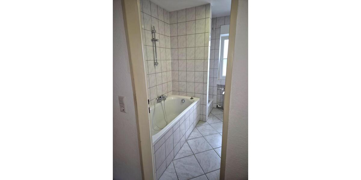 Etagenwohnung Waghäusel - 3 Zimmer, 83 m&sup2;, 1.000&euro; | Angebot:26234286