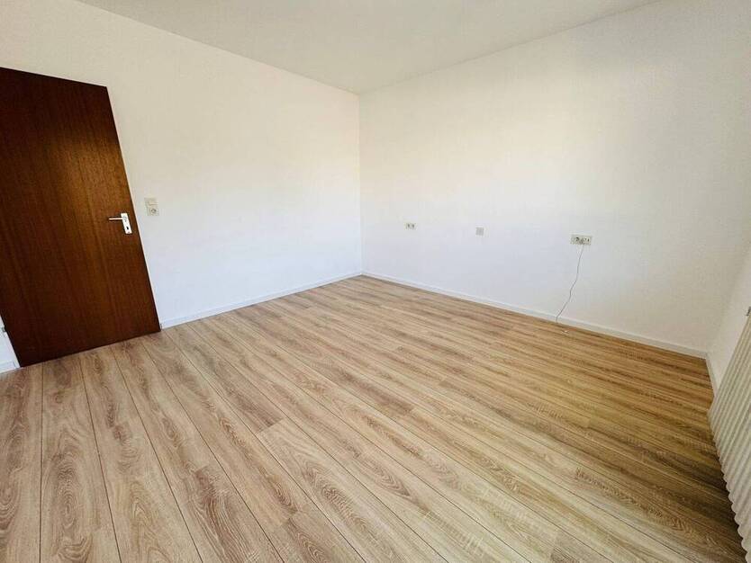 Frei ab 01.07.25 - Erstbezug nach Sanierung - Schicke 2-Zimmerwohnung mit Balkon in MA-Neckarau