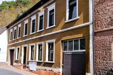 Haus Hardenburg/ Bad Dürkheim Bad Dürkheim - 8 Zimmer, 222 m&sup2;, 349.000&euro; | Angebot:26167084