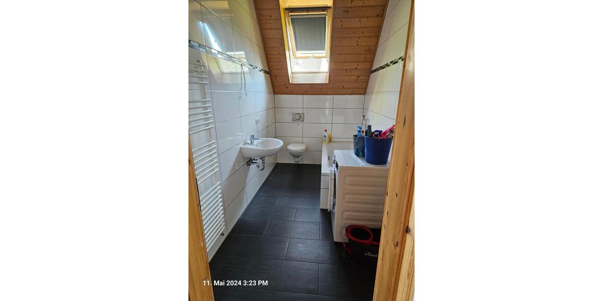 Dachgeschoßwohnung Eisenberg (Pfalz) - 3 Zimmer, 77 m&sup2;, 770&euro; | Angebot:25122520