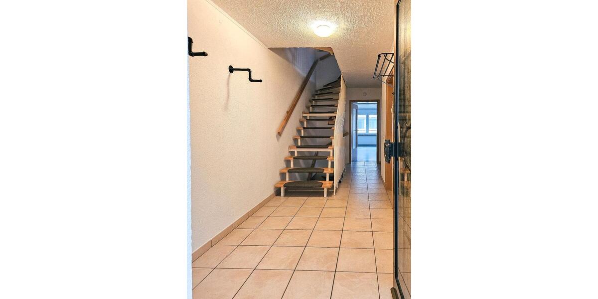 Etagenwohnung Frankenthal (Pfalz) - 4 Zimmer, 150 m&sup2;, 1.500&euro; | Angebot:26610586