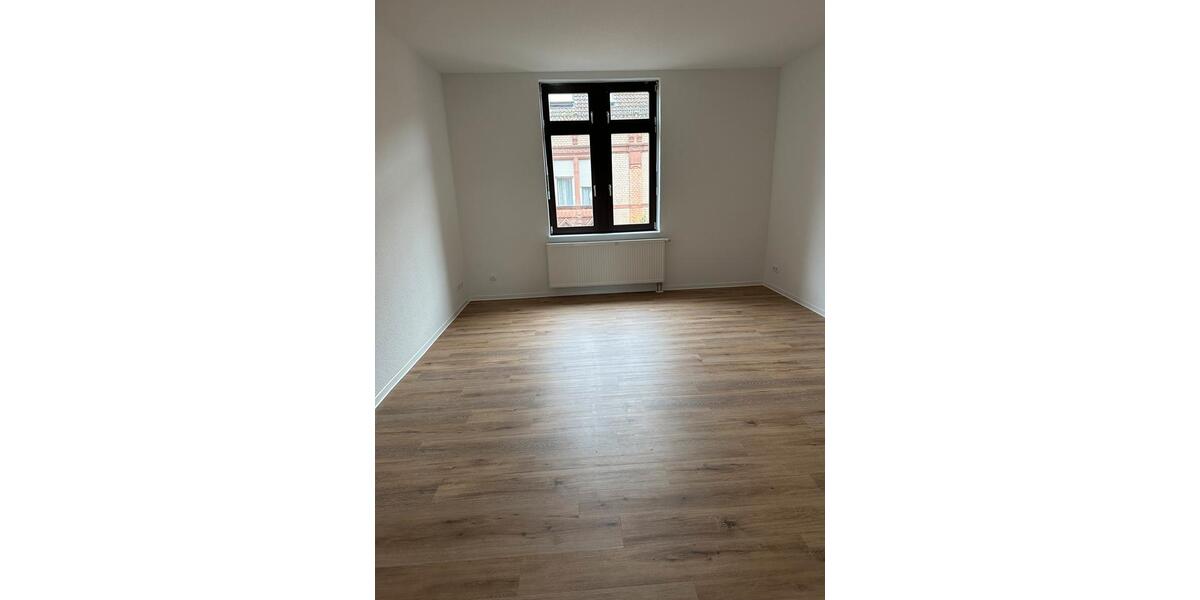 Etagenwohnung Ludwigshafen am Rhein Ludwigshafen-Hemshof - 2 Zimmer, 73 m&sup2;, 818&euro; | Angebot:25570648