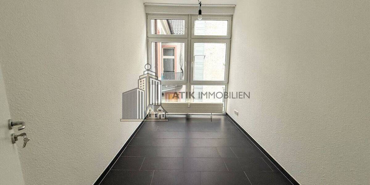 ATIK: Helle 7-Zimmer-Whg direkt am Marktplatz, ideal für WG-Nutzung, nur wenige Minuten von der Uni - Etagenwohnung Mannheim Quadrate | Angebot:26267224