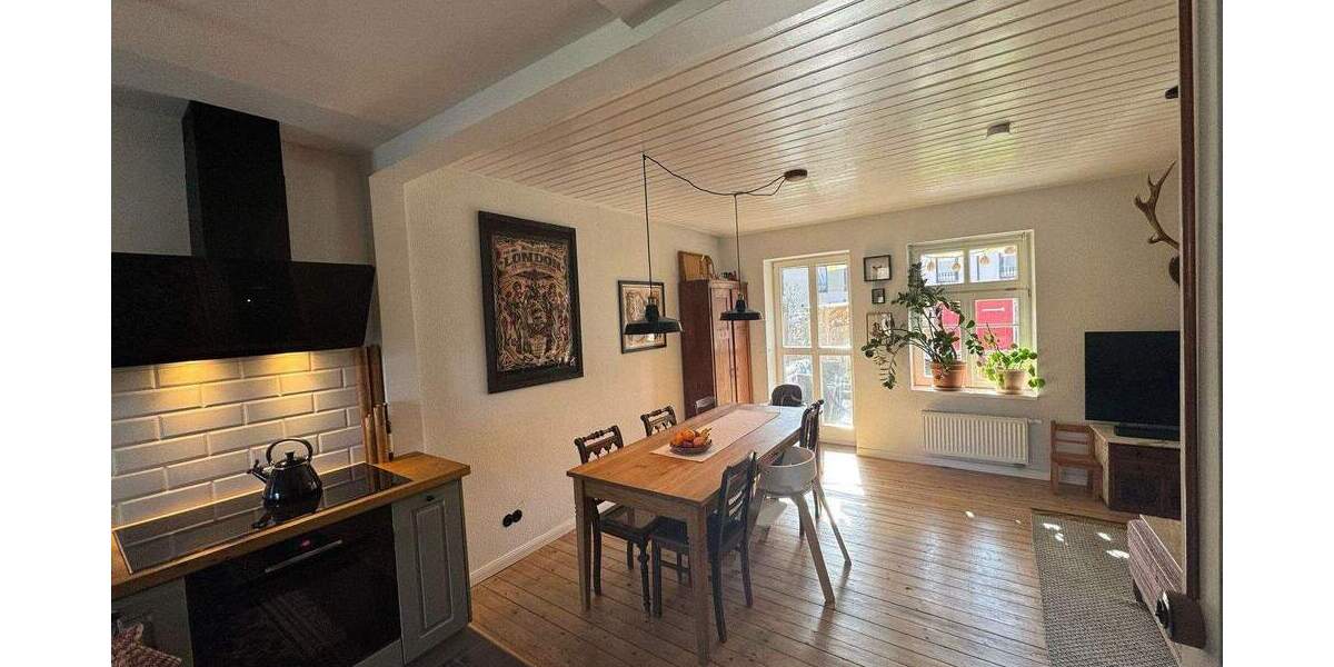 Charmantes Altbau-Reihenhaus 3 zimmer