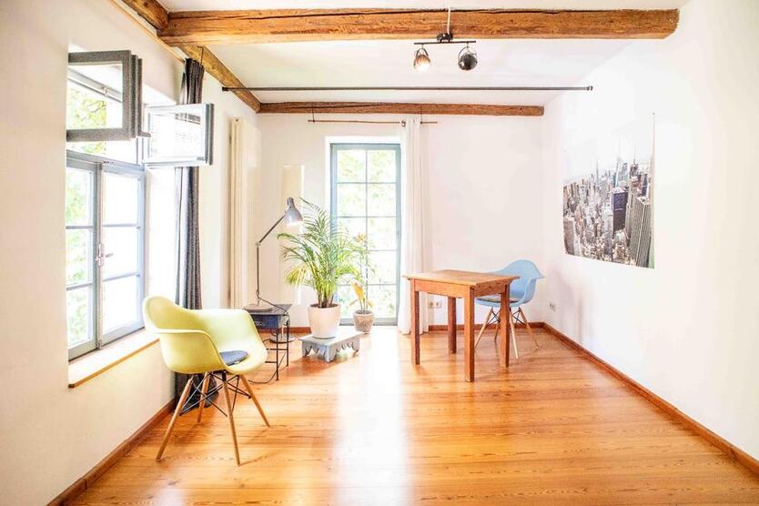 Großzügiges Einfamilienhaus in historischem Dreiseitenhof