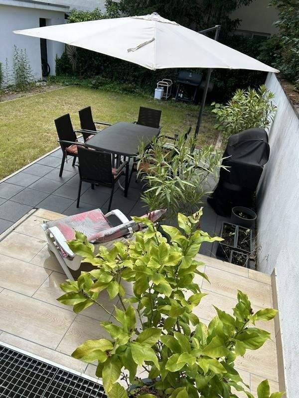 Schnell besichtigen | Freistehendes 2-Familienhaus mit Garage