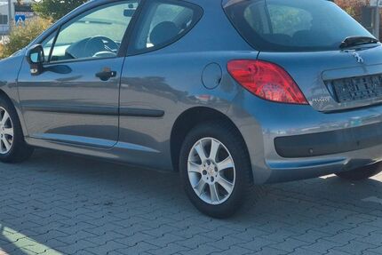 Peugeot 207 130.000 km 1.699 &euro; Lampertheim 68623