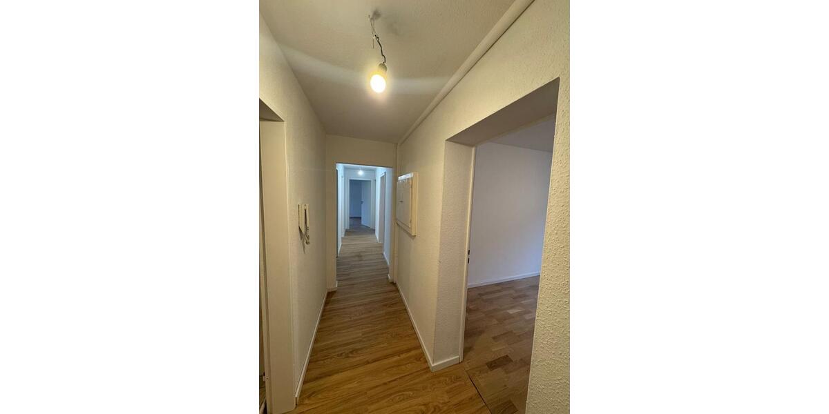 Frauen-WG Neugründung in moderner 4-Zimmer Wohnung mit Balkon 4 zimmer