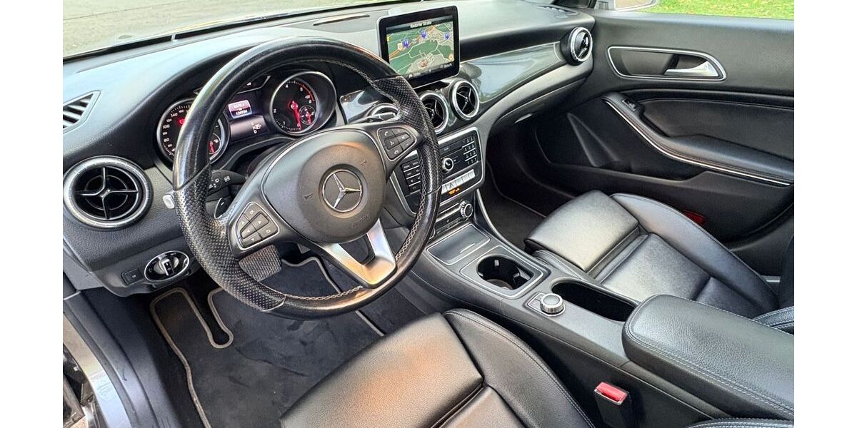 Mercedes-Benz CLA 200 Shooting Brake 130.000 km 20.500 &euro; Westhofen 67593