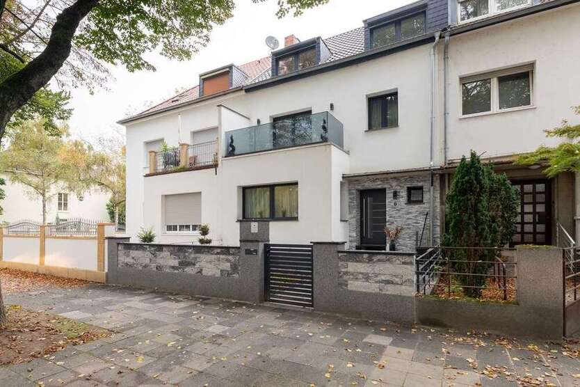 Haus zum Kaufen in Ludwigshafen am Rhein 795.000 € 250 m²