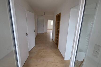 Wohnung Schifferstadt - 3 Zimmer, 81 m&sup2;, 1.100&euro; | Angebot:26833849