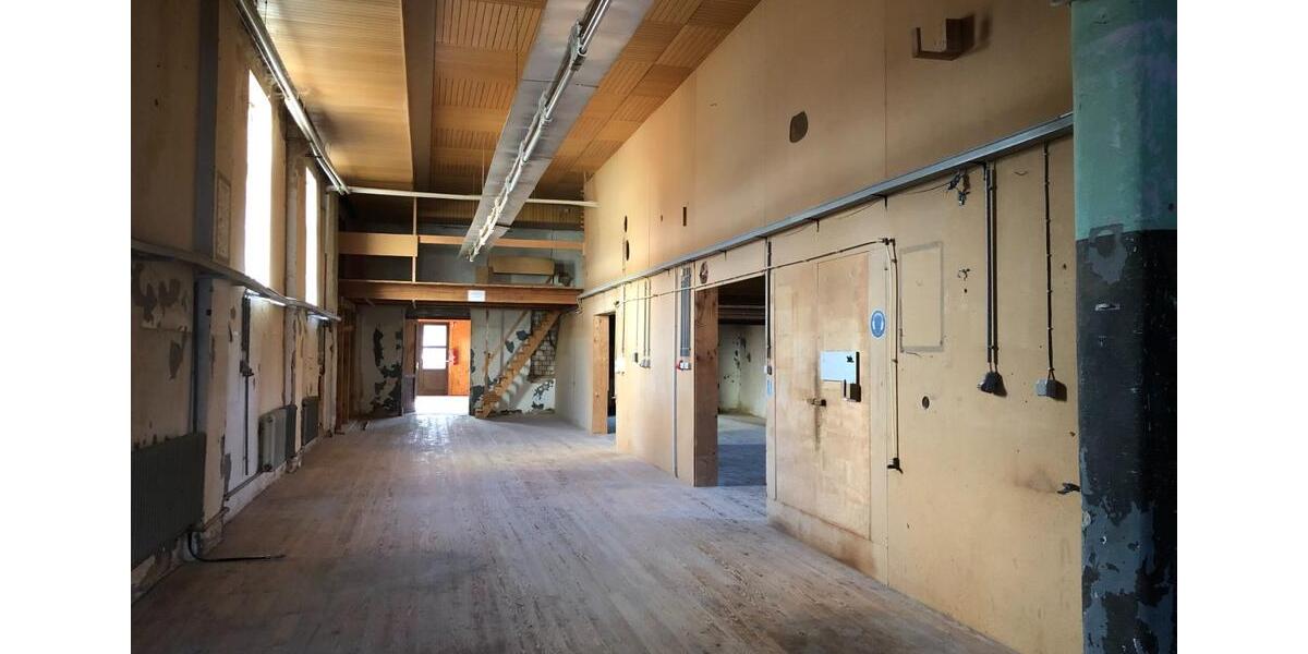 Lagerhalle zu vermieten, auch für Motorräder geeignet !! zimmer