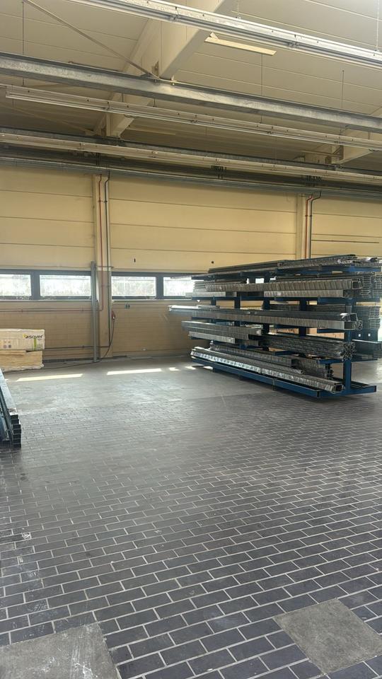 Gewerbehalle mit Büro in Worms Pfeddersheim