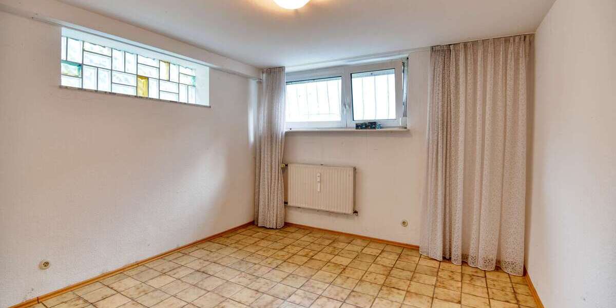 3 ZKB DG & 2 ZKB Souterrain Whg Sofort beziehbar Garage & 2 Stellplätze inkl 5 zimmer