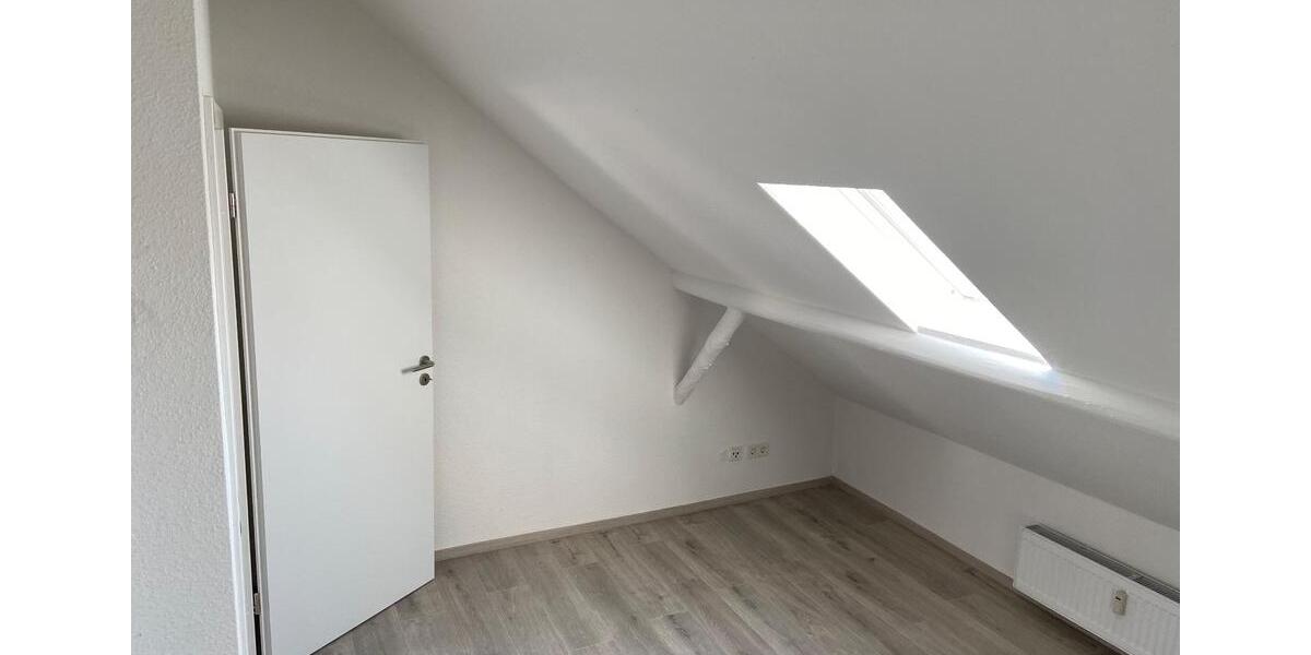 Dachgeschoßwohnung Mannheim Niederfeld - 1 Zimmer, 14 m&sup2;, 330&euro; | Angebot:24453090