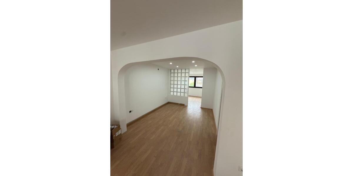 Etagenwohnung Hockenheim - 4 Zimmer, 120 m&sup2;, 1.300&euro; | Angebot:26424809