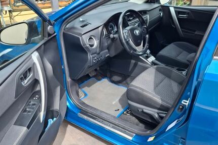 Toyota Auris 144.000 km 10.900 &euro; Worms 67550