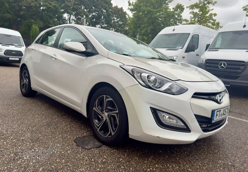 i30