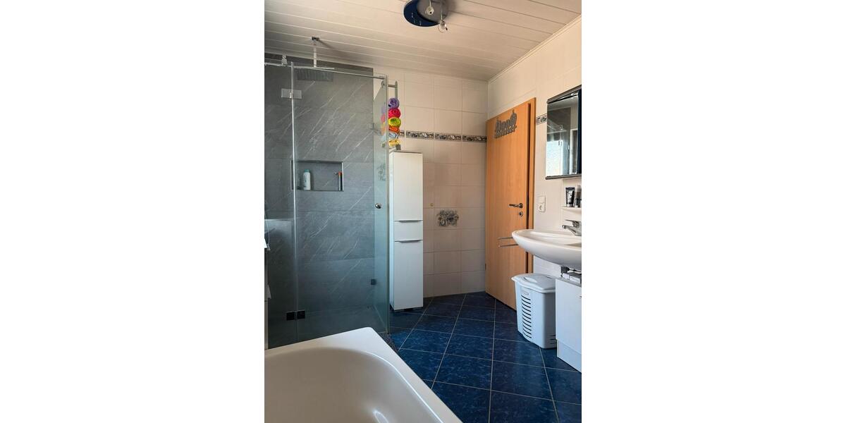 Dachgeschoßwohnung Heddesheim - 3.5 Zimmer, 84 m&sup2;, 1.050&euro; | Angebot:25982342