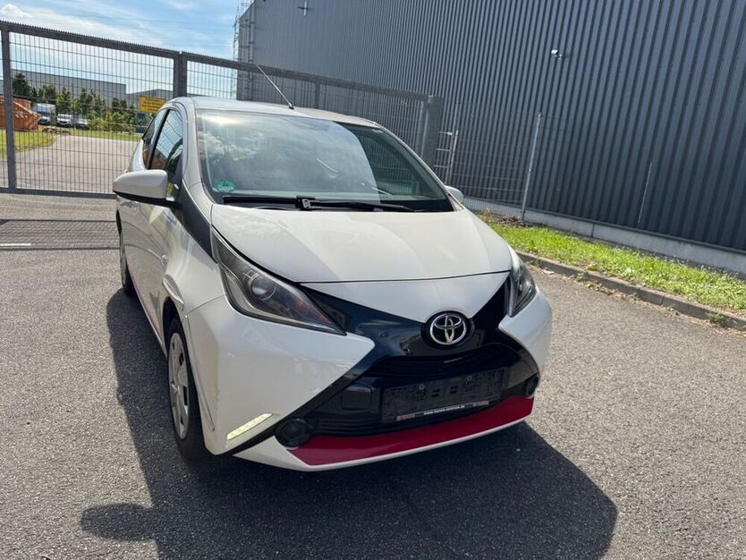 Aygo (X)