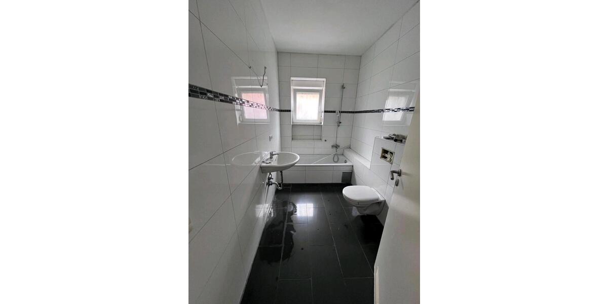 Erdgeschoßwohnung Ludwigshafen am Rhein Ludwigshafen-Hemshof - 3 Zimmer, 85 m&sup2;, 1.400&euro; | Angebot:26186775