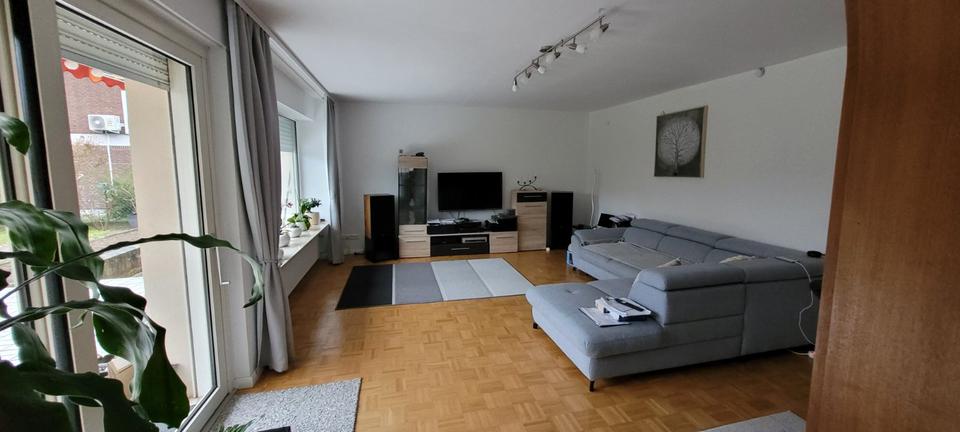 Haus zu Verkaufen(nur Erdgeschoss, mit grossem Parkplatz 4 zimmer
