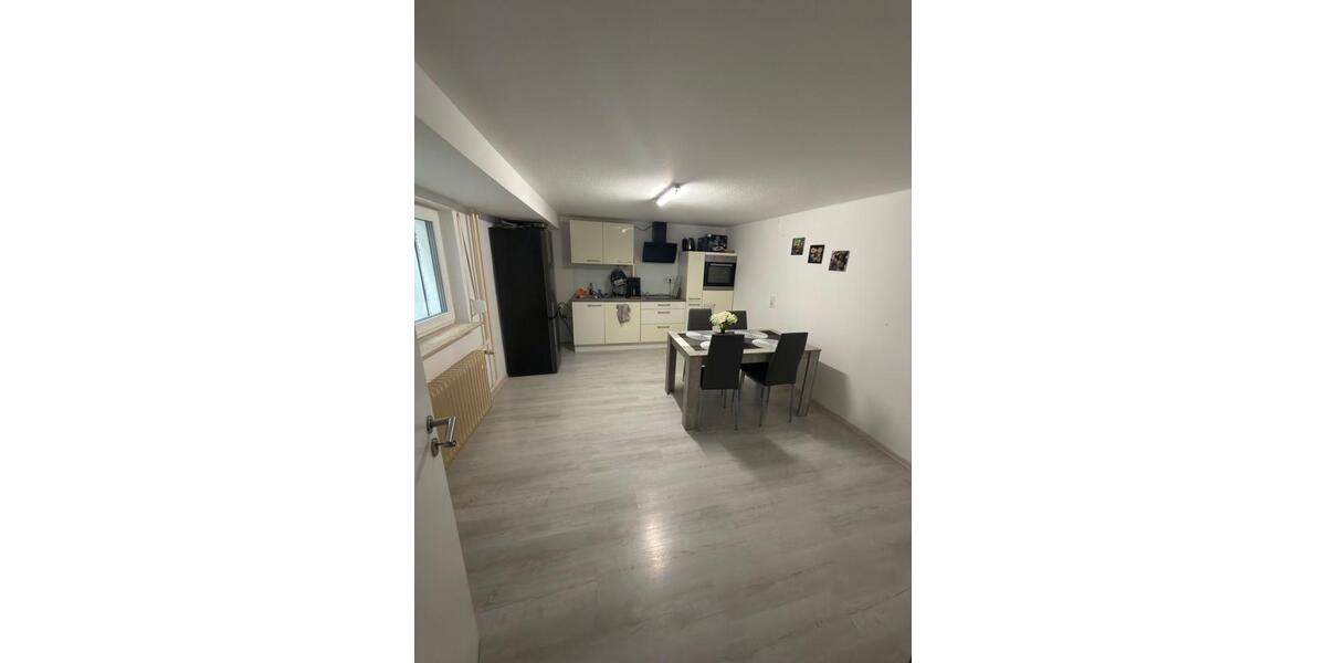 Etagenwohnung Ludwigshafen am Rhein Ludwigshafen-Oggersheim - 2 Zimmer, 85 m&sup2;, 930&euro; | Angebot:26284160