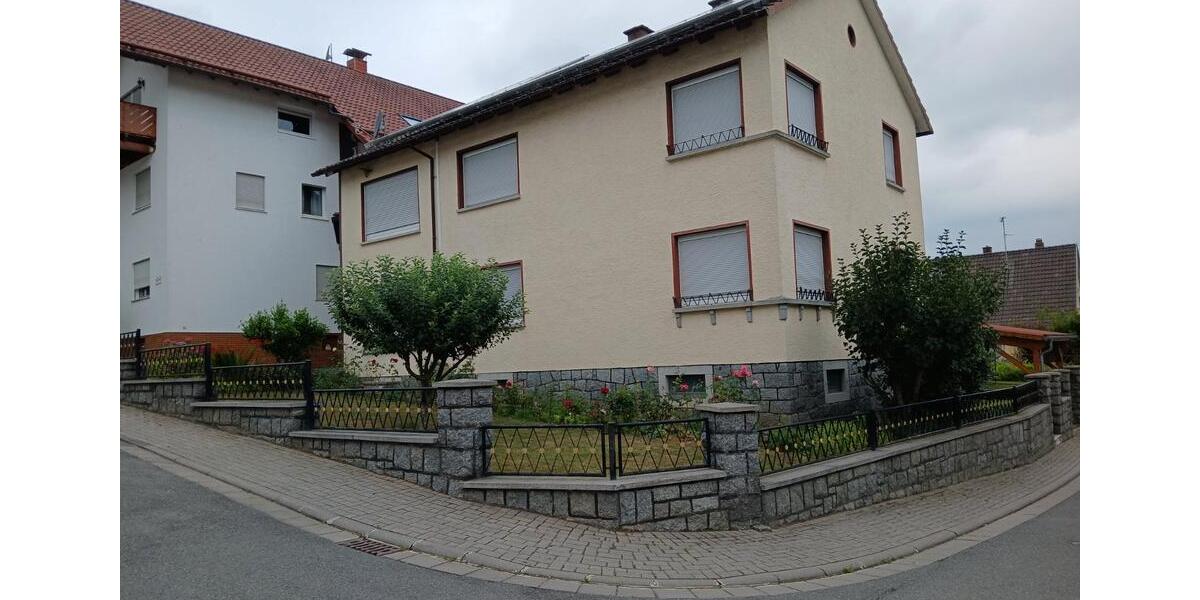 Einfamilienhaus Fürth - 8 Zimmer, 186 m&sup2;, 380.000&euro; | Angebot:26168111