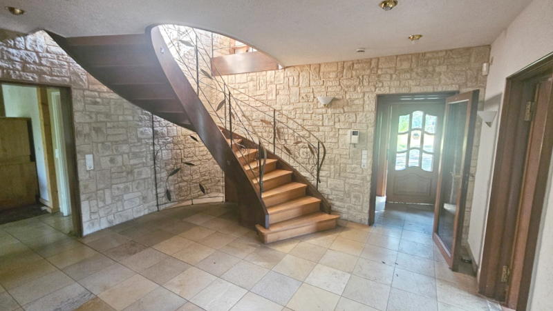 ObjNr:19522 - Freistehendes, repräsentatives EFH mit Garten und großem Grundstück ausserhalb in DÜW-Grethen 7 zimmer