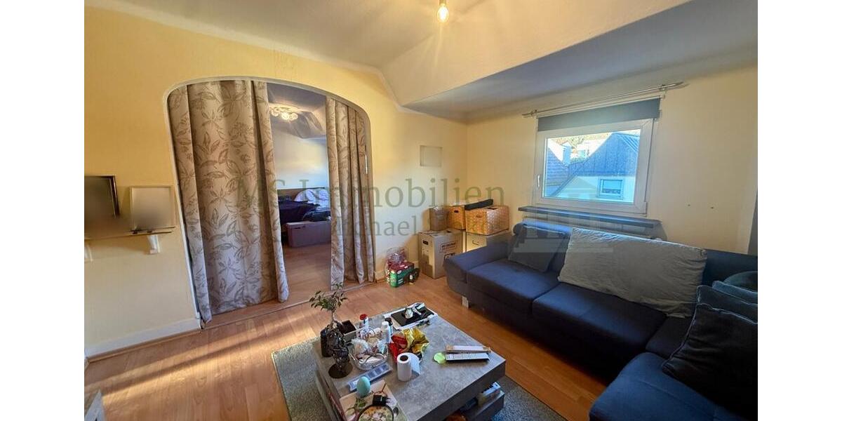 Dachgeschoßwohnung Bensheim - 3 Zimmer, 92 m&sup2;, 1.100&euro; | Angebot:24978435