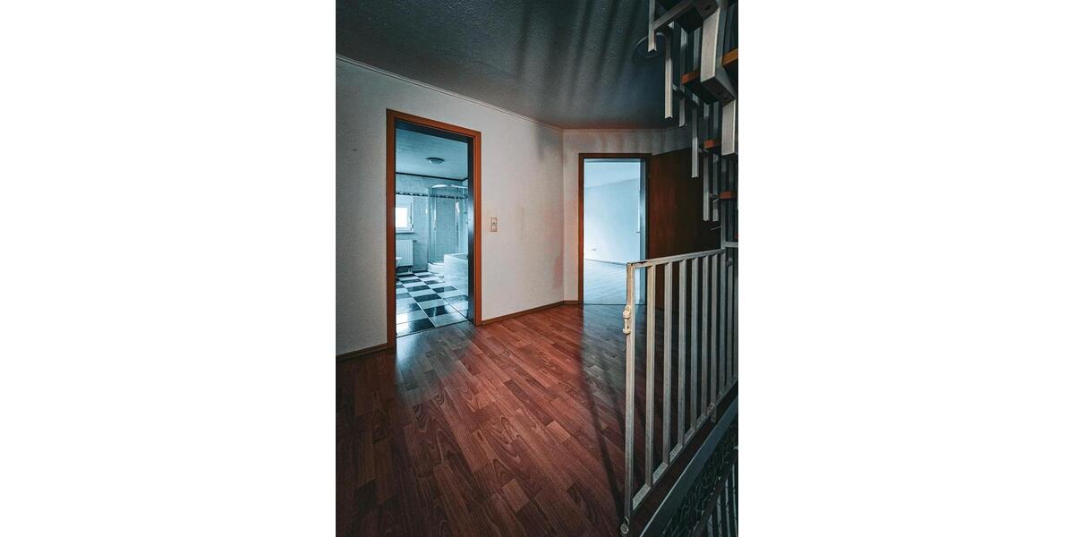 Etagenwohnung Frankenthal (Pfalz) - 4 Zimmer, 150 m&sup2;, 1.500&euro; | Angebot:26610586