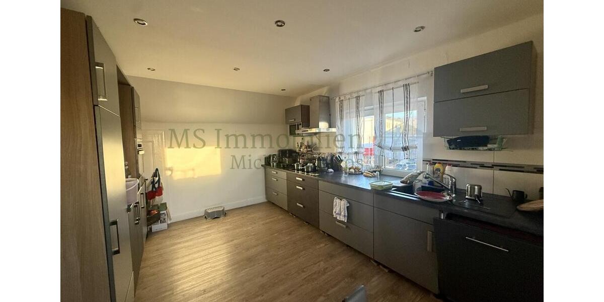 Dachgeschoßwohnung Bensheim - 3 Zimmer, 92 m&sup2;, 1.100&euro; | Angebot:24978435