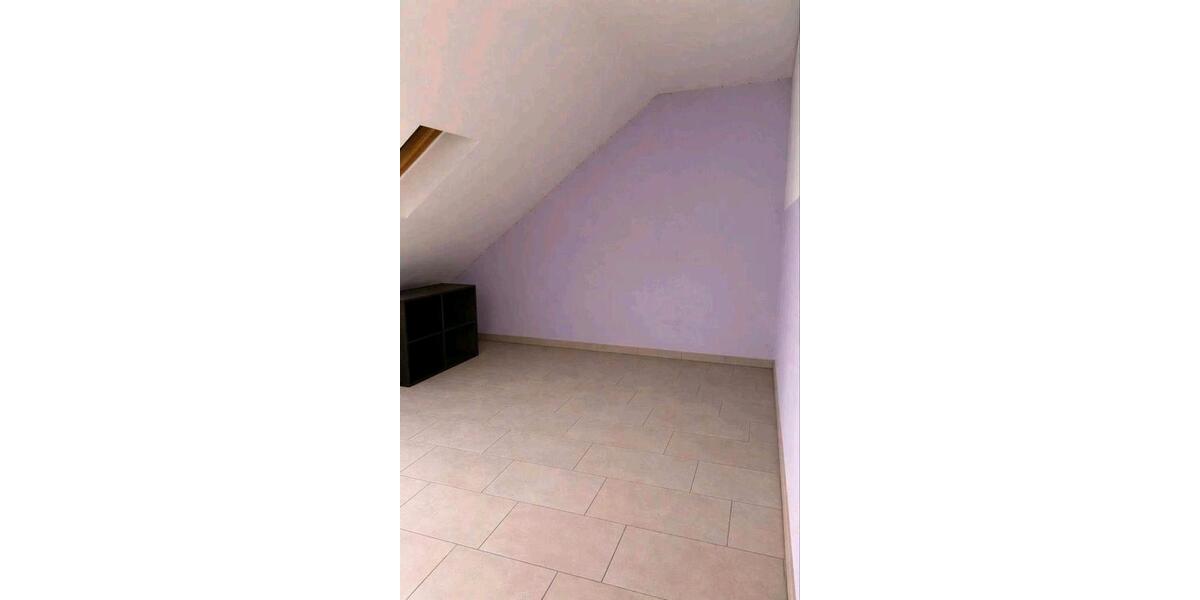 Dachgeschoßwohnung Ludwigshafen am Rhein - 2 Zimmer, 35 m&sup2;, 650&euro; | Angebot:26231836