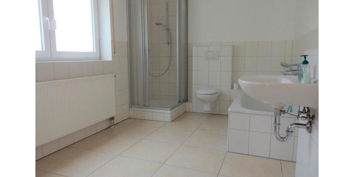Doppelhaushälfte Schwetzingen - 7 Zimmer, 180 m&sup2;, 2.100&euro; | Angebot:26241969