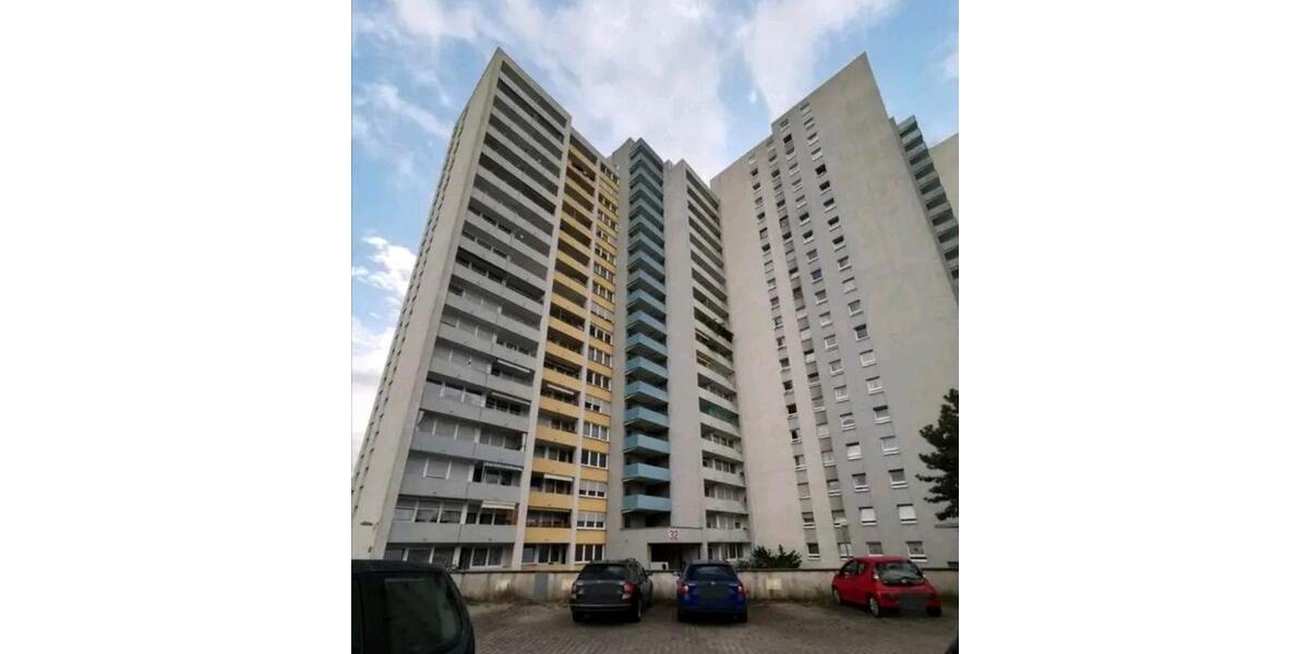 3-Zimmerwohnung mit Einbauküche, Balkon, Keller und PKW-Stellplat 3 zimmer