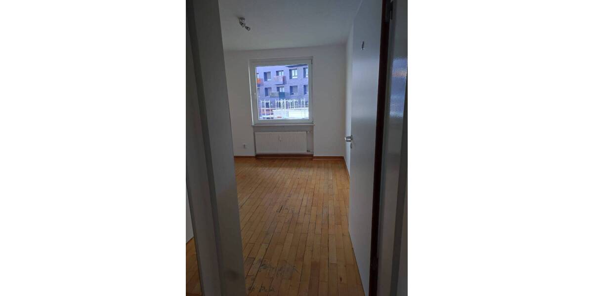 Etagenwohnung Mannheim Käfertal - 7 Zimmer, 167 m&sup2;, 2.080&euro; | Angebot:26806947