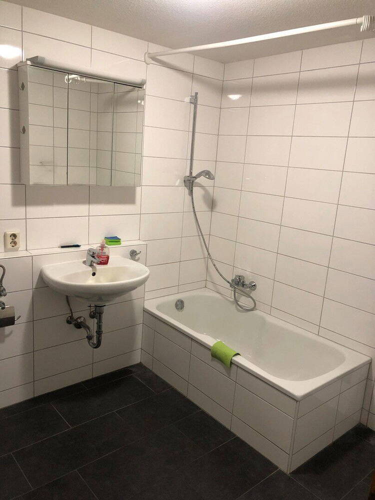 Schöne, helle - unvermietete - 3,5 Zimmerwohnung (87,5 qm) mit Südbalkon