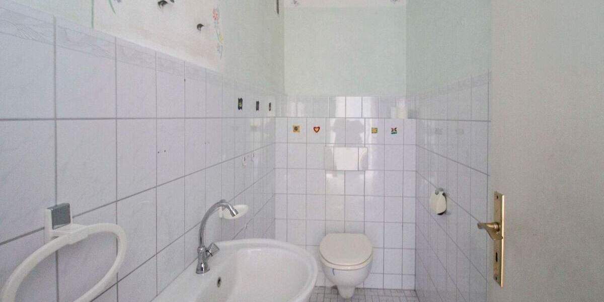 Für Tatkräftige: 3 Zimmer Wohnung mit 2 Balkone in Zwingenberg 3 zimmer