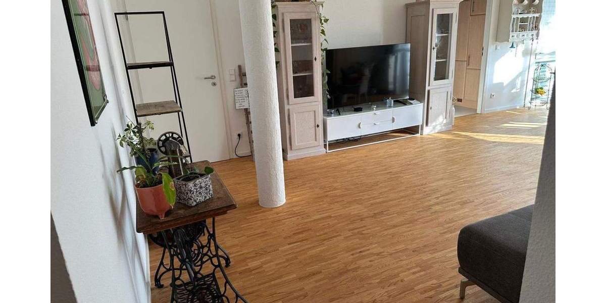 Attraktive 4 ZKB Wohnung mit Gäste WC und Tiefgarage - provisionsfrei 4 zimmer