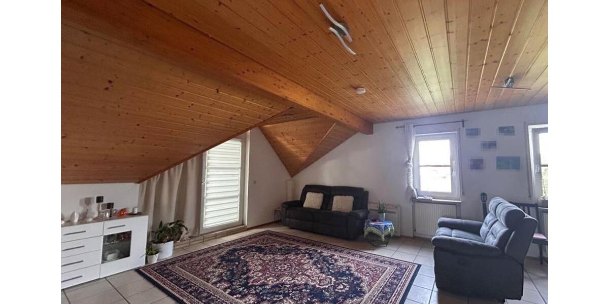 Erstklassige möblierte Wohnung in ruhiger Lage zu vermieten 3 zimmer