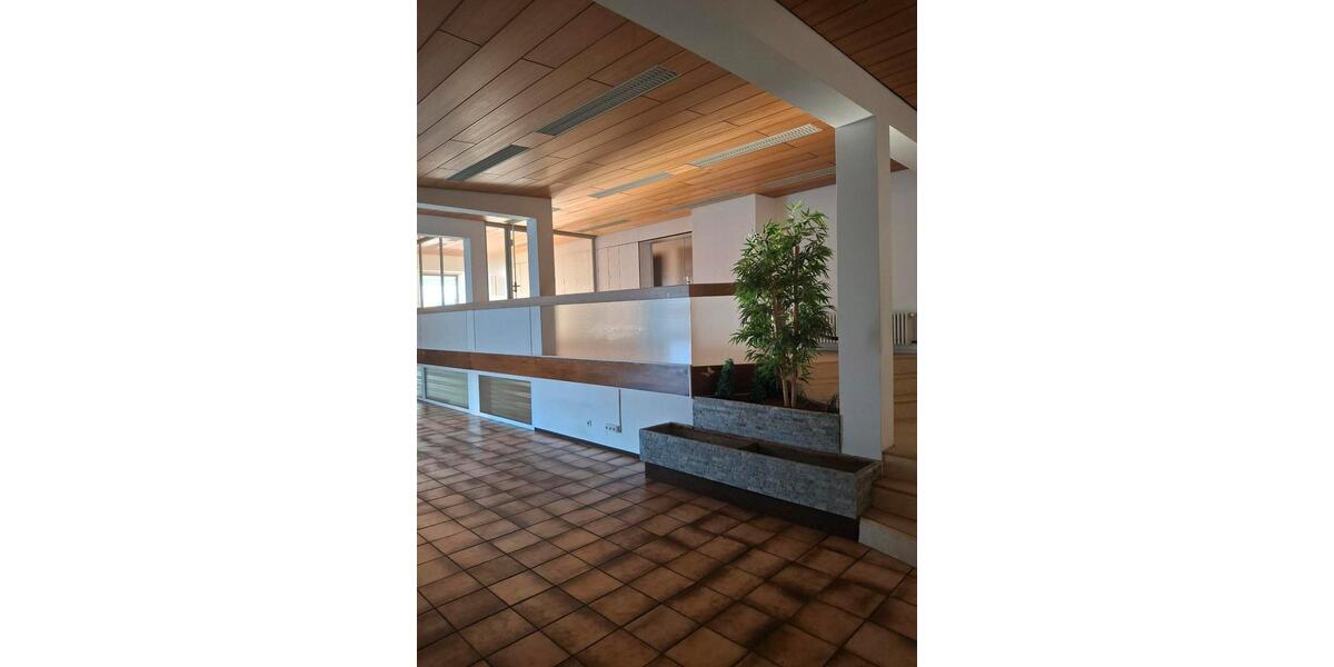 150 qm PraxisGewerbeflächeLudwigshafen-Mundenheim zimmer